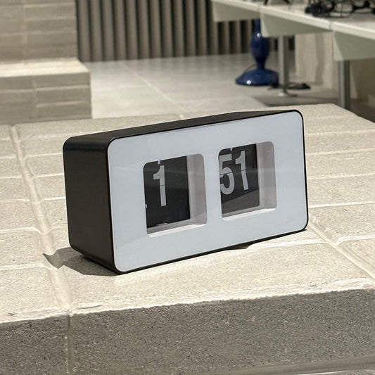 Enclosed Flip Clock in White