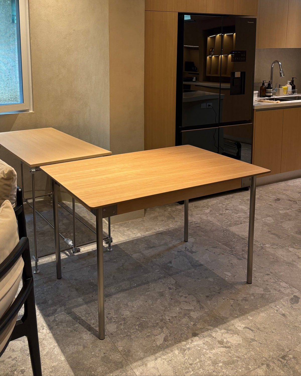 Mika Table