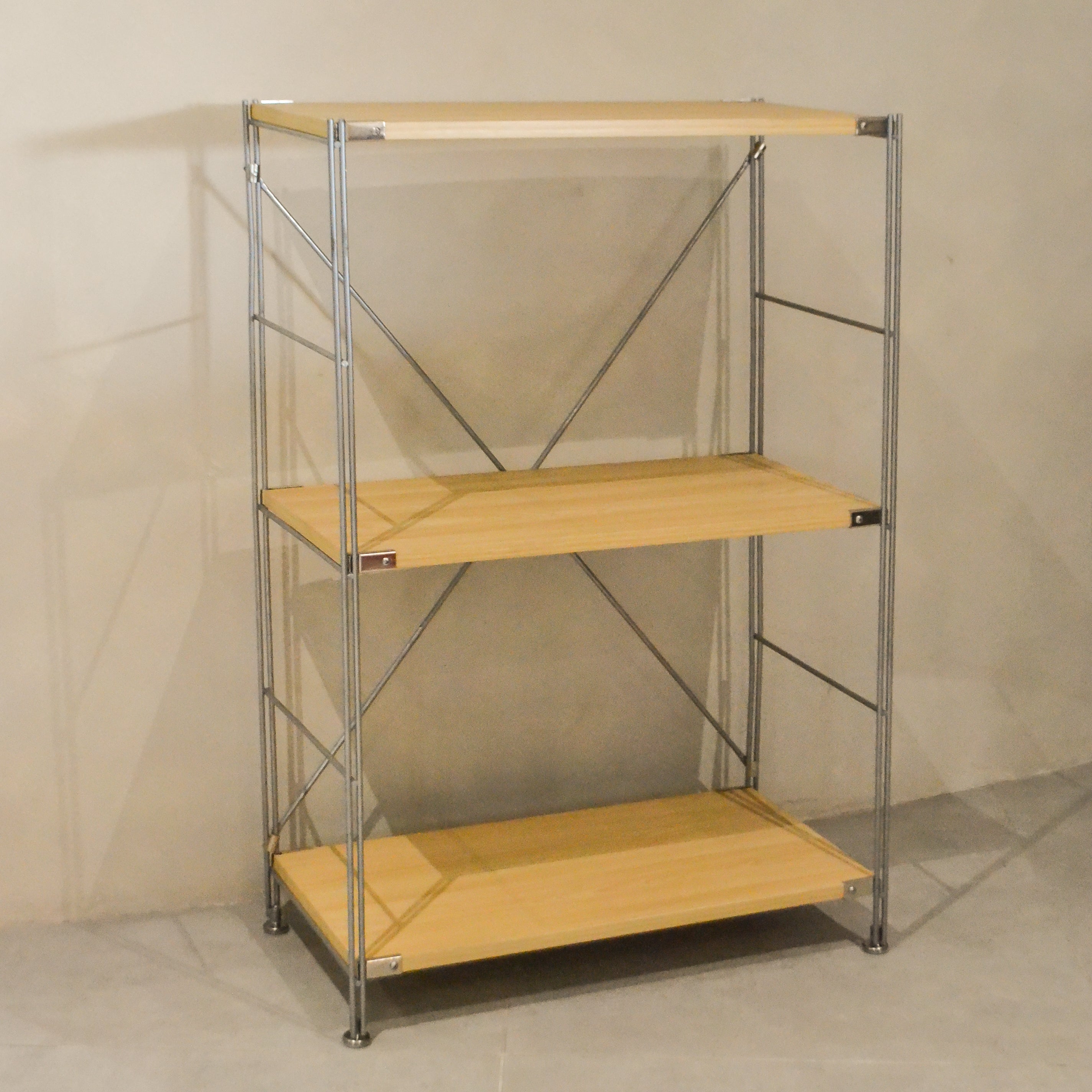 Yuki Shelf