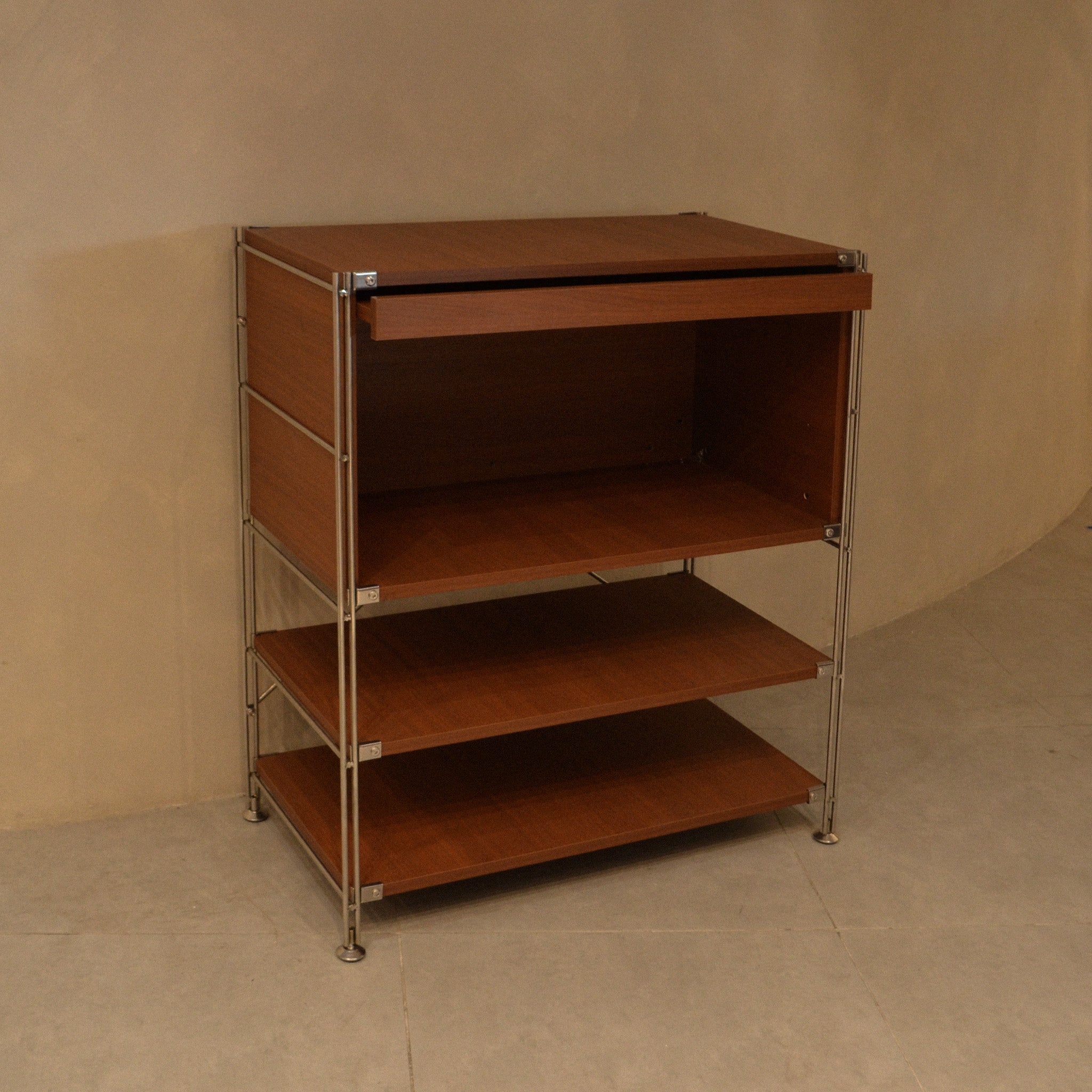 Pia Shelf