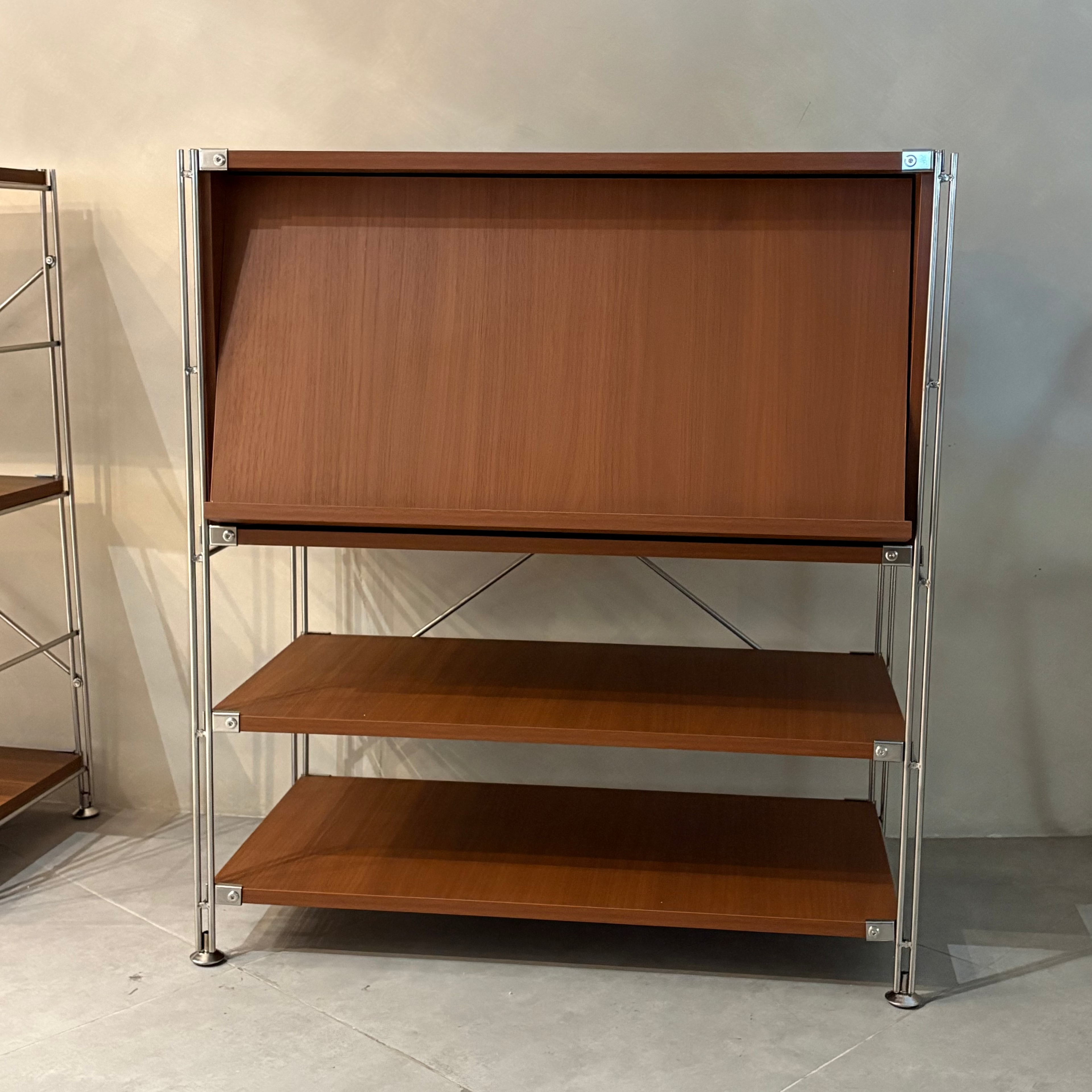 Pia Shelf