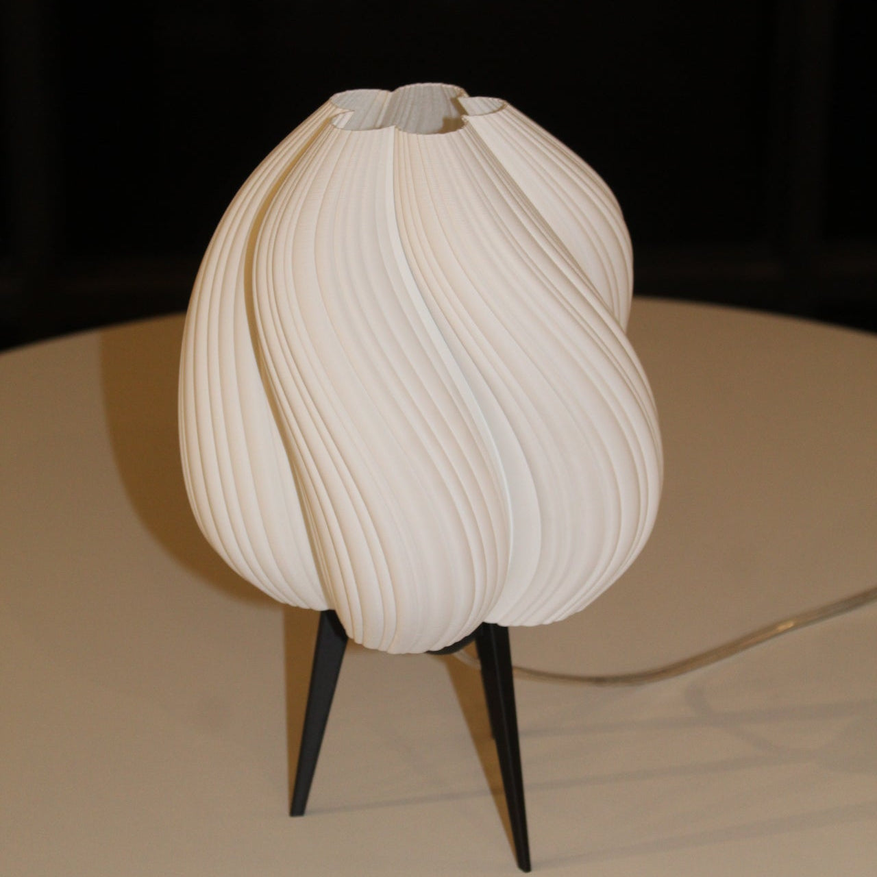 Creme 3D Printed Lamp