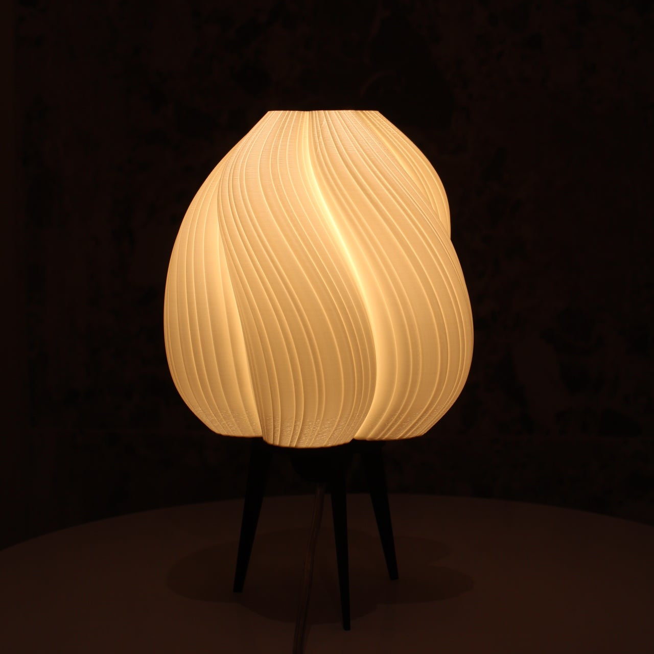 Creme 3D Printed Lamp