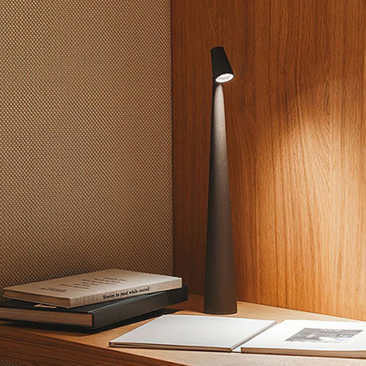 L03 Table Lamp