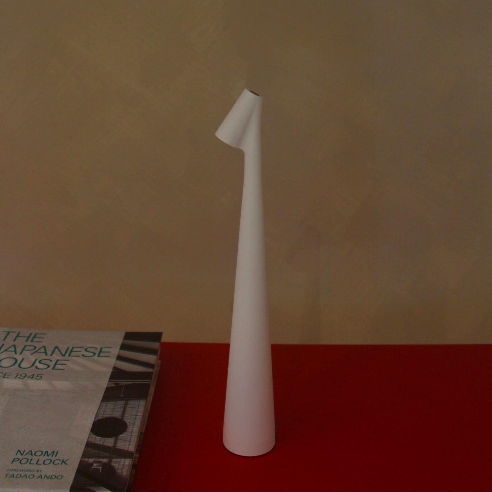 L03 Table Lamp