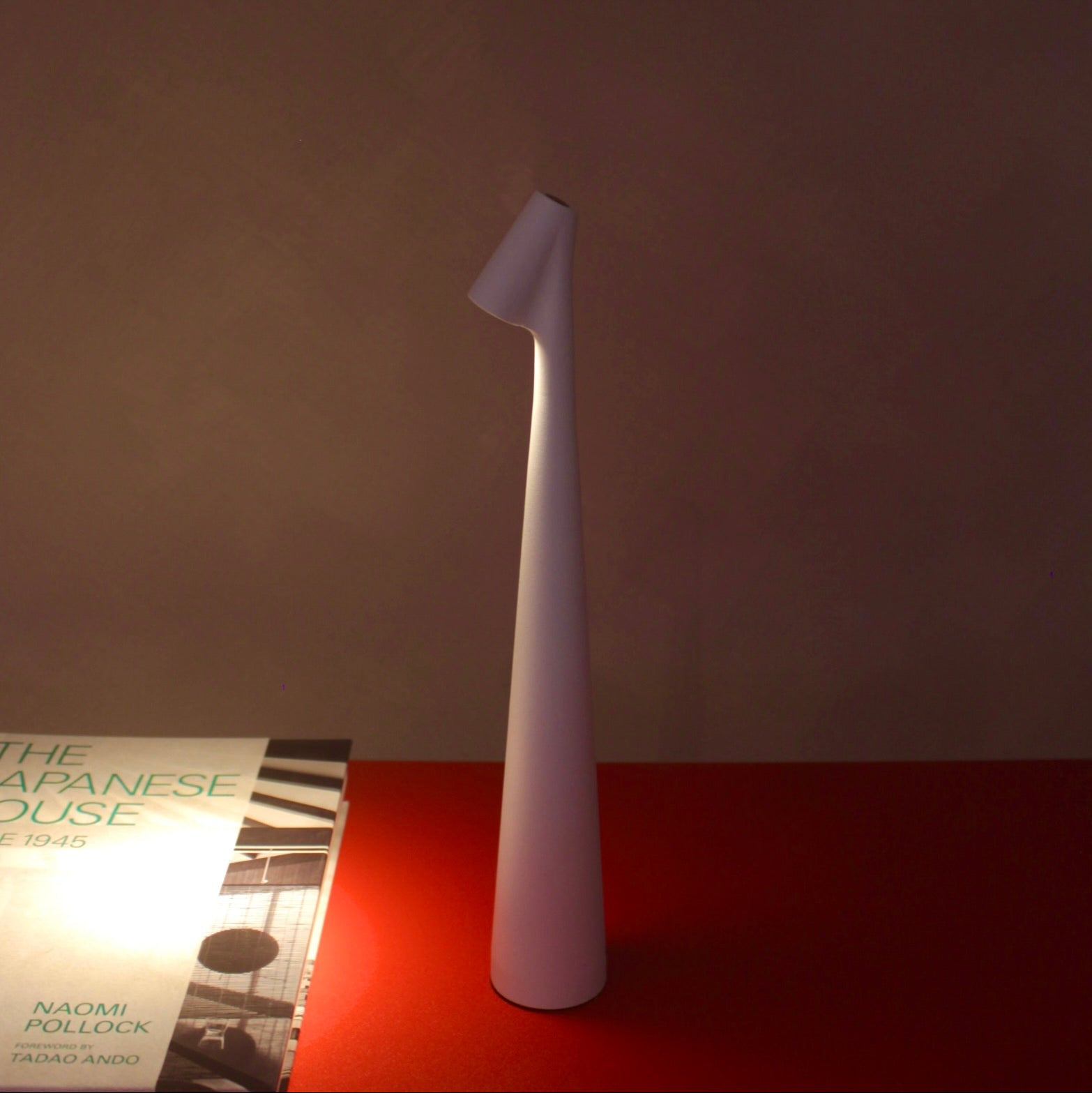 L03 Table Lamp